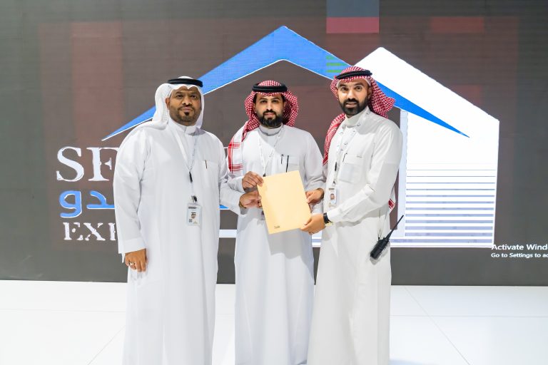 مكي للتدريب - توقيع اتفاقية لتنظيم ورش عمل خاصة للمعرض العقاري